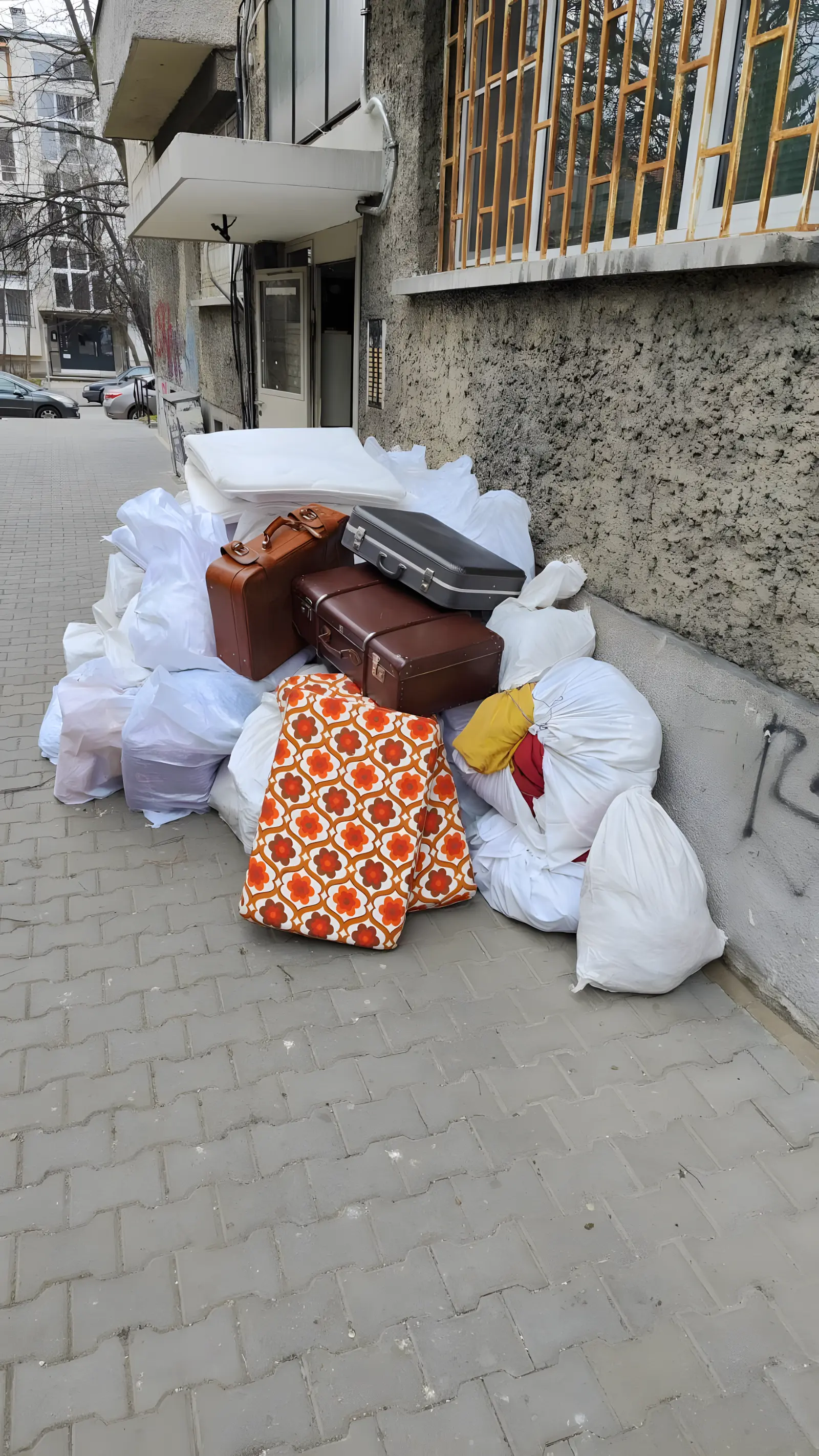 Извозване на мебели и багаж при освобождаване на апартамент в София
